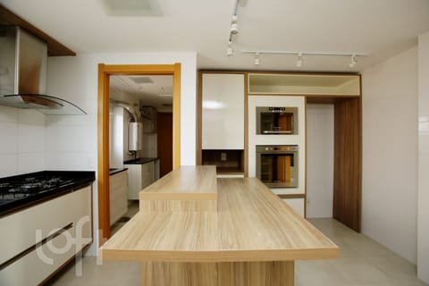 Image 22 - 256897